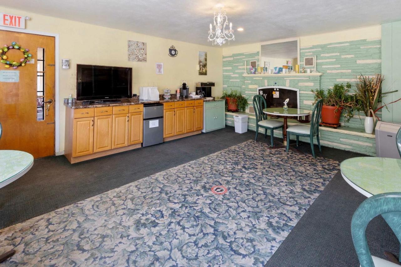 Buena Vista Inn Motel デルハイ  エクステリア 写真
